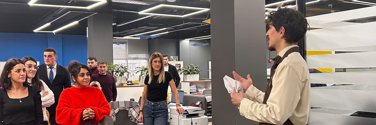 "Ади́л" представил свои новые печенья компании "Tamstore".